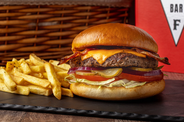 Чизбургер с беконом