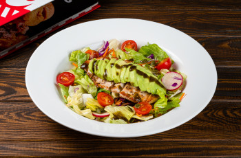 Чикен & авокадо салат