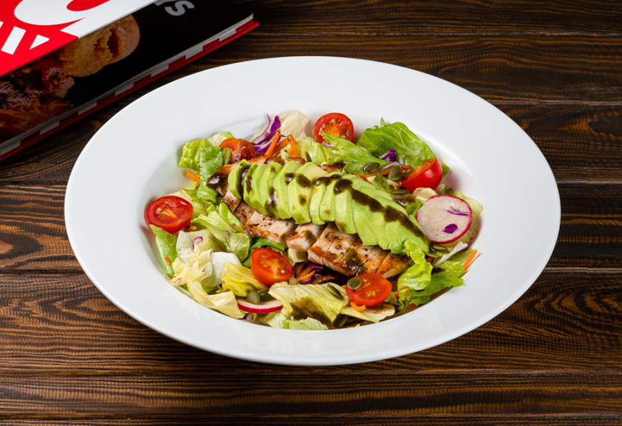 Чикен & авокадо салат